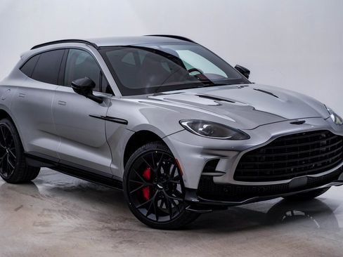 New 2026 Aston Martin DBX 707 image 3