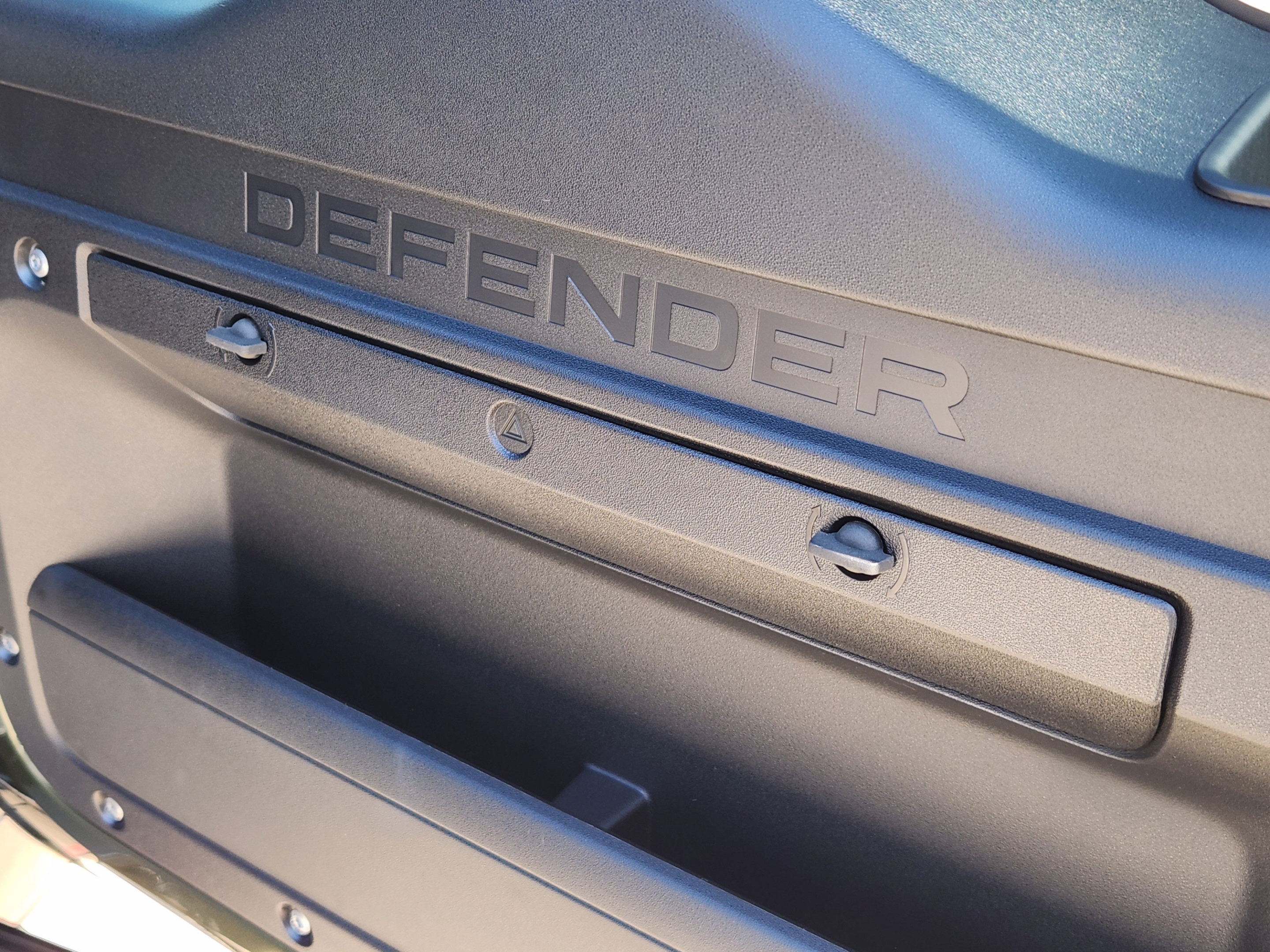 New 2026 Land Rover Defender 110 X-Dynamic SE AWD/4WD image 32