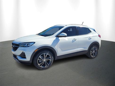 Used 2022 Buick Encore GX Essence image 2
