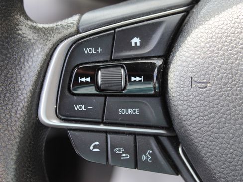 Used 2019 Honda Accord LX image 17