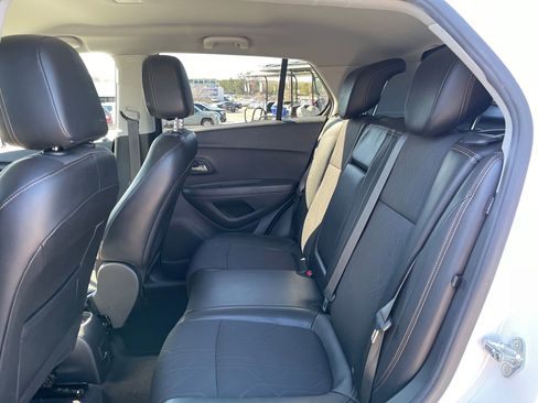 Used 2019 Chevrolet Trax LT w/ LT Convenience Package image 22