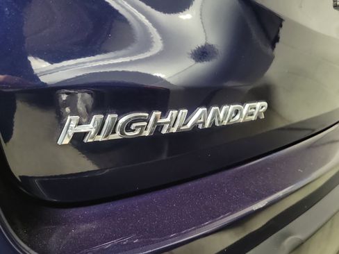 Used 2014 Toyota Highlander XLE image 8