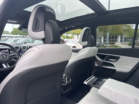 Certified 2025 Mercedes-Benz GLC 300 4MATIC image 23
