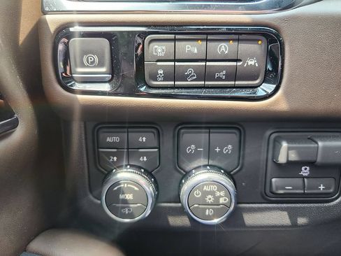 Used 2026 GMC Yukon XL Denali Ultimate AWD/4WD image 9