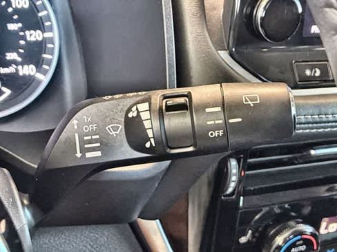 Used 2021 Nissan Rogue SL w/ Premium Package FWD image 28