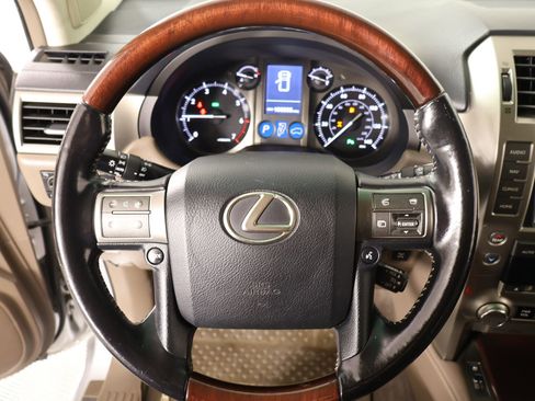 Used 2018 Lexus GX 460 Premium w/ Premium Package image 3