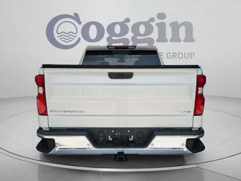 Used 2022 Chevrolet Silverado 1500 LTZ w/ Safety Package II AWD/4WD image 4