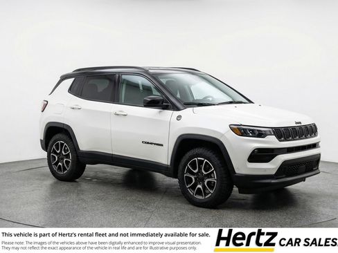 Used 2025 Jeep Compass Trailhawk image 1