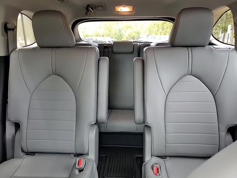 New 2026 Toyota Highlander XLE image 21