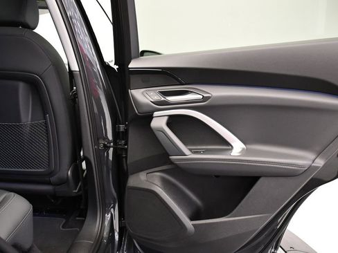 Used 2025 Audi Q5 Premium w/ Convenience Package image 48