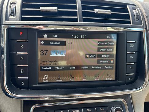 Used 2019 Lincoln Continental Reserve FWD image 19