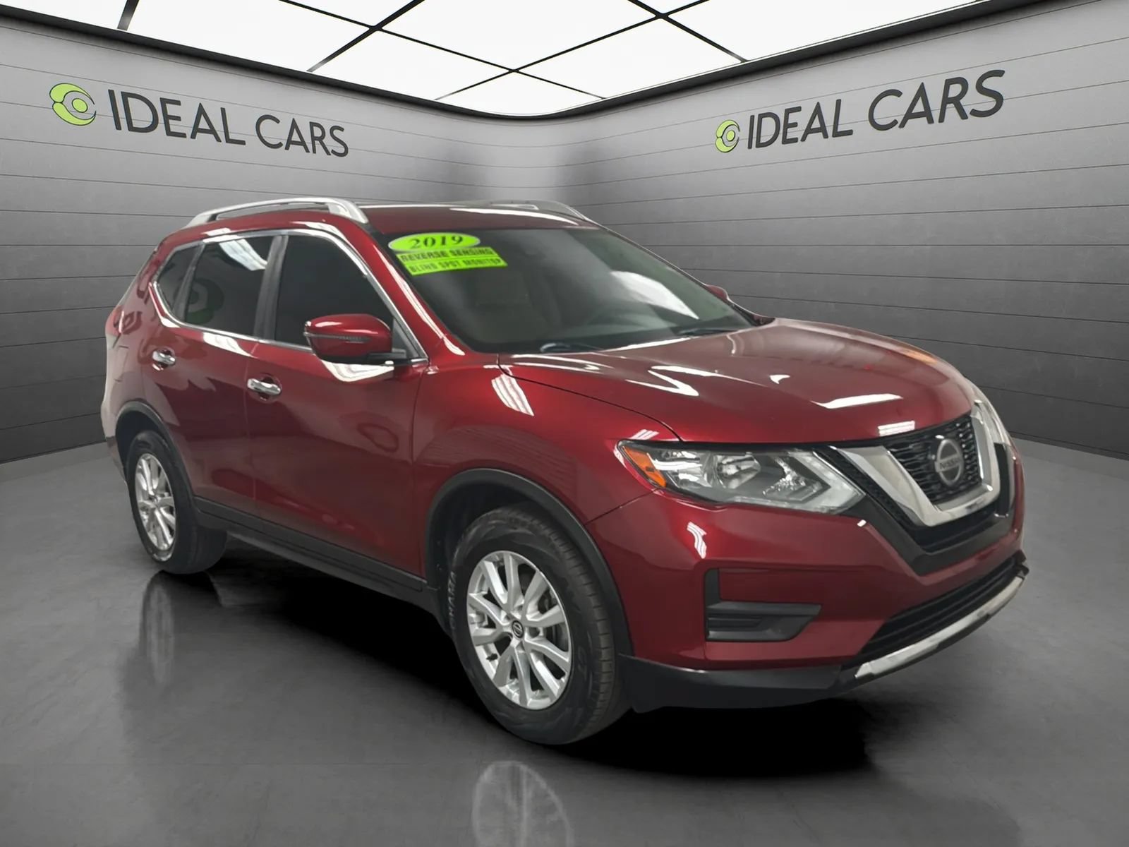 Used 2019 Nissan Rogue SV FWD image 3