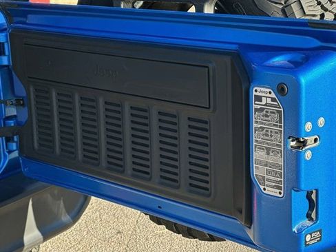 Used 2022 Jeep Wrangler Unlimited Rubicon 4xe image 24