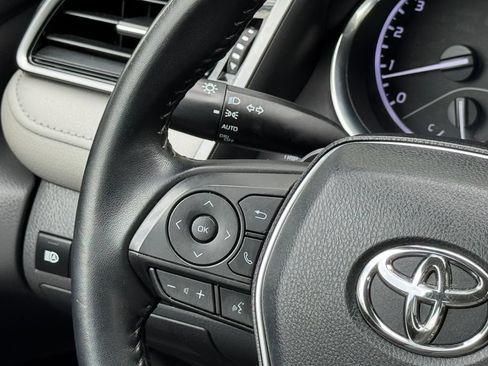 Used 2019 Toyota Camry SE w/ Carpet Mat Package FWD image 21