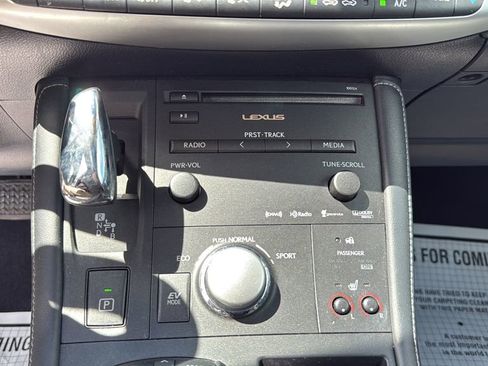 Used 2013 Lexus CT 200h w/ Premium Pkg w/Navigation FWD image 24