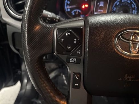 Used 2021 Toyota Tacoma TRD Off-Road w/ Technology Package AWD/4WD image 18