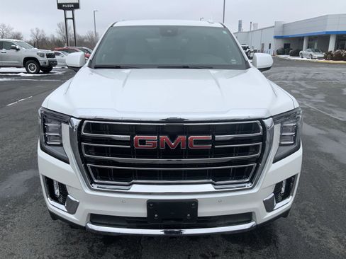 Used 2023 GMC Yukon SLT image 3