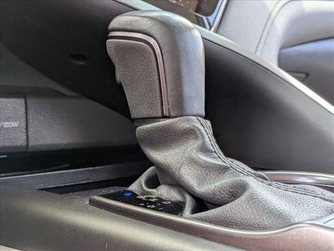Used 2024 Toyota Camry SE FWD image 13