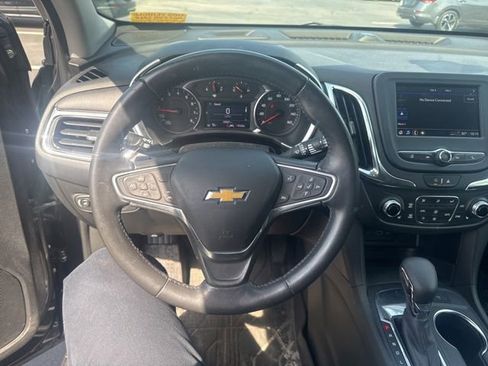Used 2022 Chevrolet Equinox LT FWD image 11
