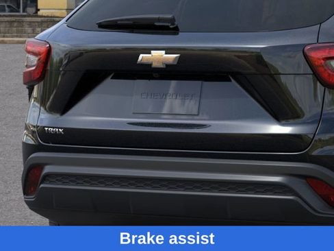 New 2026 Chevrolet Trax LS image 15