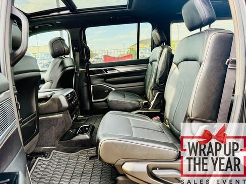 Used 2024 Jeep Wagoneer Series II image 36