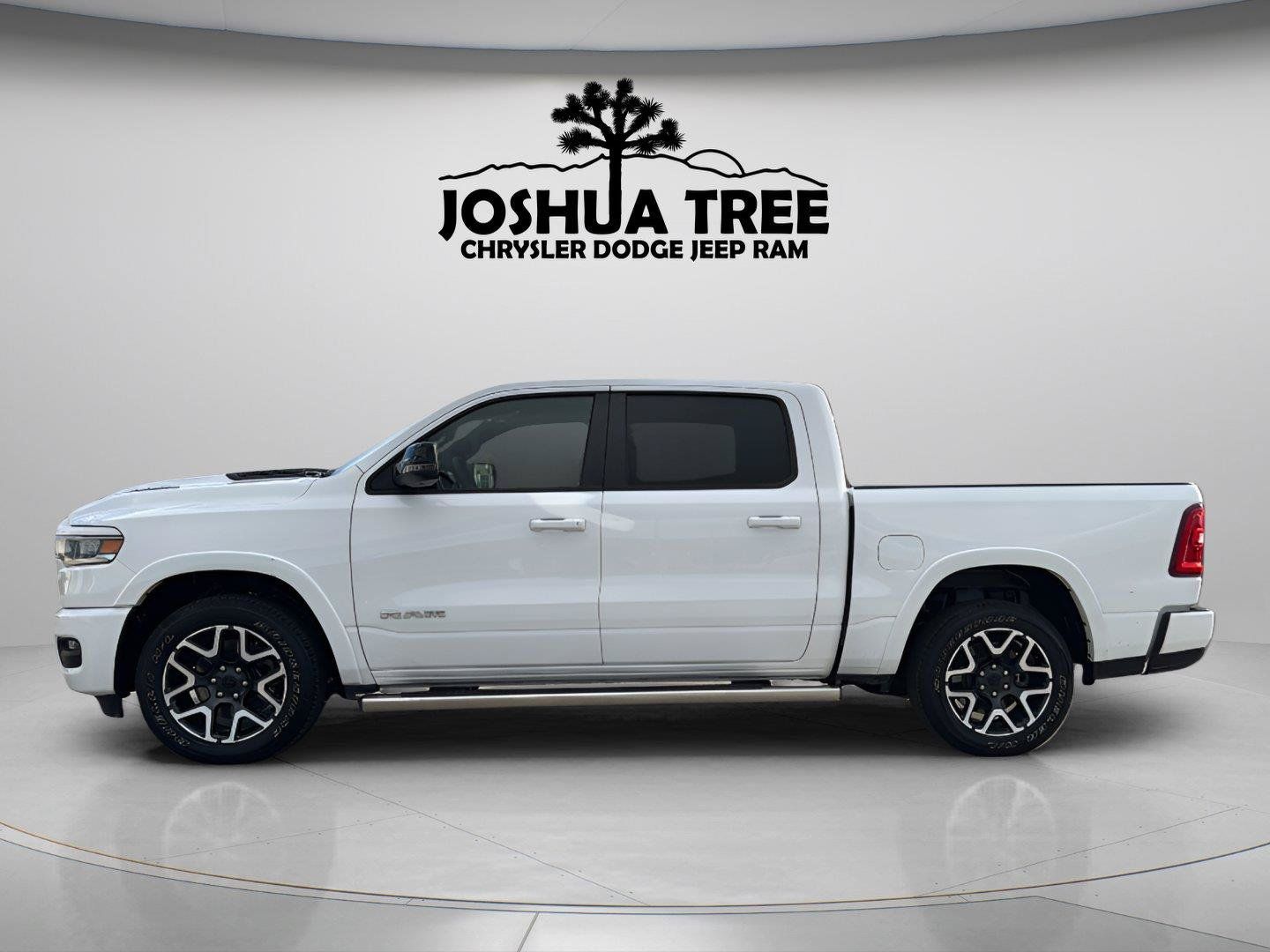Used 2025 RAM 1500 Laramie w/ Sport Appearance Package AWD/4WD image 4