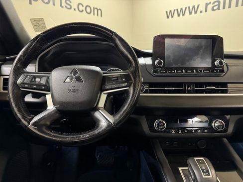 Used 2022 Mitsubishi Outlander SEL Black Edition image 10