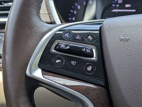 Used 2015 Cadillac SRX Luxury w/ Driver Awareness Package FWD image 29