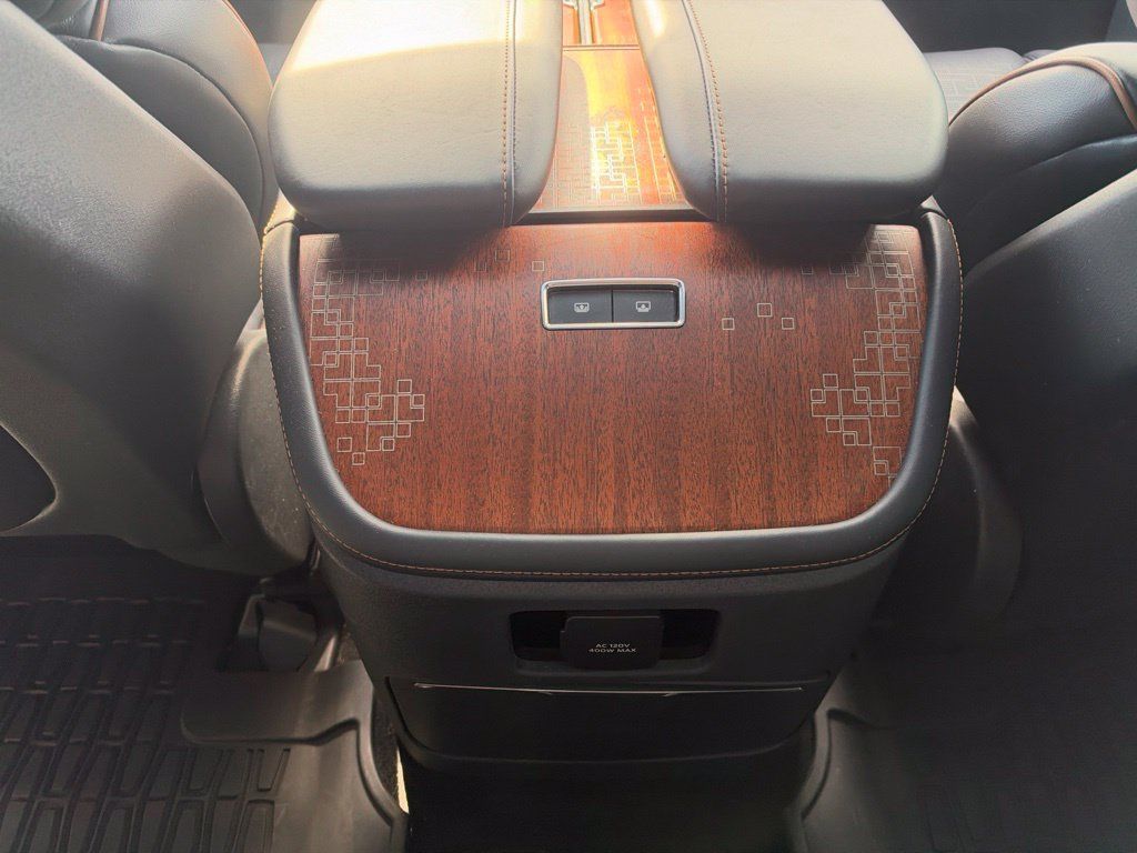 Used 2025 Lincoln Navigator Black Label AWD/4WD image 24