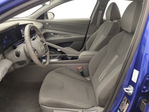 Used 2025 Hyundai Elantra SEL FWD image 17