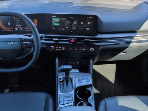 New 2026 Kia Sportage EX image 18