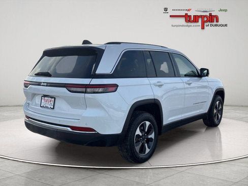 Used 2023 Jeep Grand Cherokee 4x4 image 5