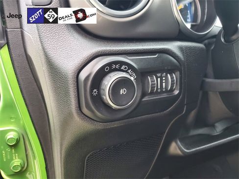 Used 2018 Jeep Wrangler Unlimited Sahara w/ Dual Top Group image 19