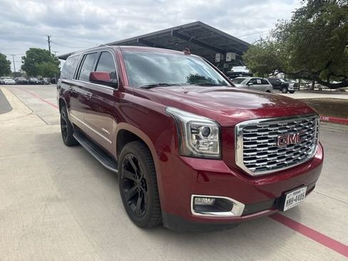Used 2018 GMC Yukon XL Denali image 3