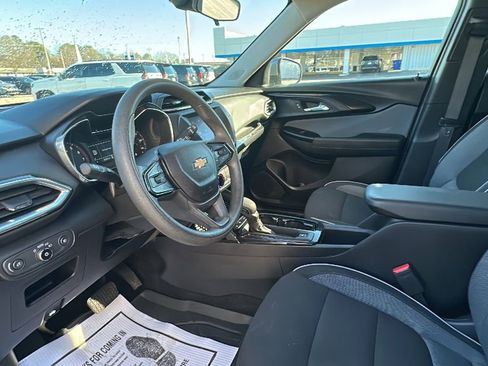 Used 2023 Chevrolet TrailBlazer LT image 11
