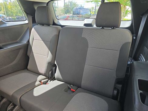 Used 2018 Chevrolet Traverse LT image 12