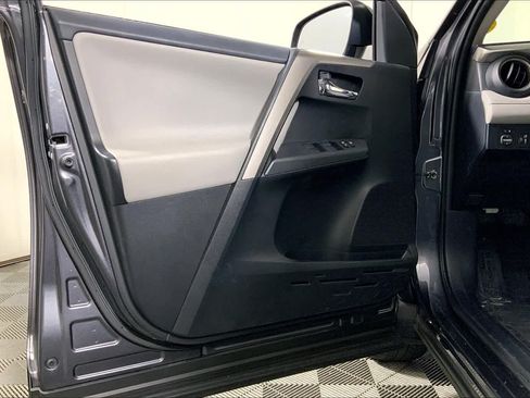 Used 2018 Toyota RAV4 XLE AWD/4WD image 22