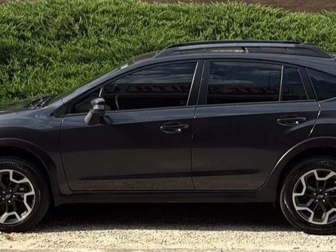 Used 2017 Subaru Crosstrek 2.0i Limited AWD/4WD image 2