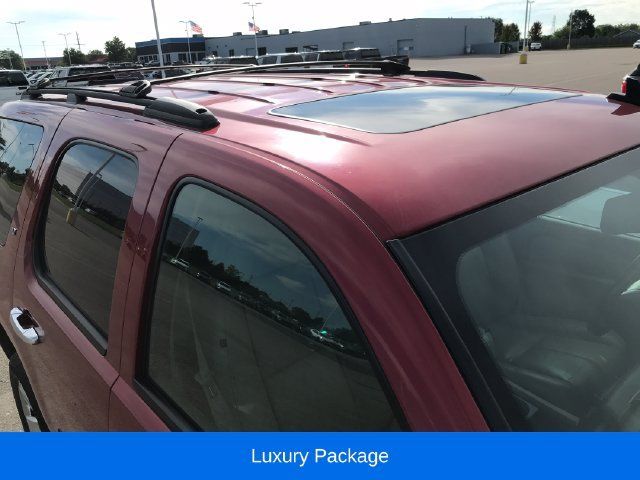 Used 2013 Chevrolet Tahoe LT w/ Luxury Package AWD/4WD image 3