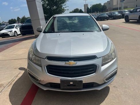 Used 2016 Chevrolet Cruze LT FWD image 3