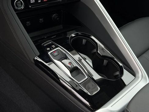 New 2025 Audi Q5 Premium Plus image 24