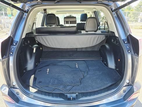 Used 2018 Toyota RAV4 Limited w/ Carpet Mat Package AWD/4WD image 16
