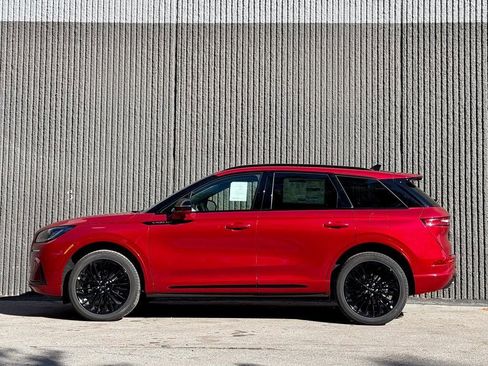 New 2026 Lincoln Corsair Premiere image 2