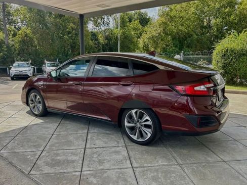 Used 2018 Honda Clarity Plug-In Hybrid image 2