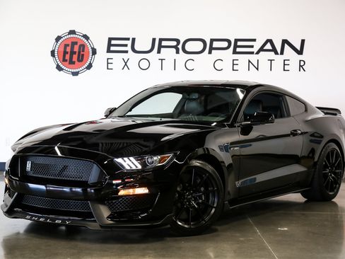 Used 2016 Ford Mustang Shelby GT350 w/ Technology Package RWD image 5
