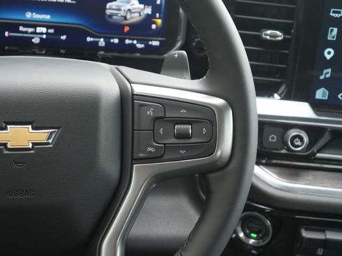 Used 2025 Chevrolet Silverado 1500 LTZ AWD/4WD image 19