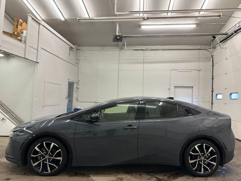 Used 2024 Toyota Prius Prime FWD image 16