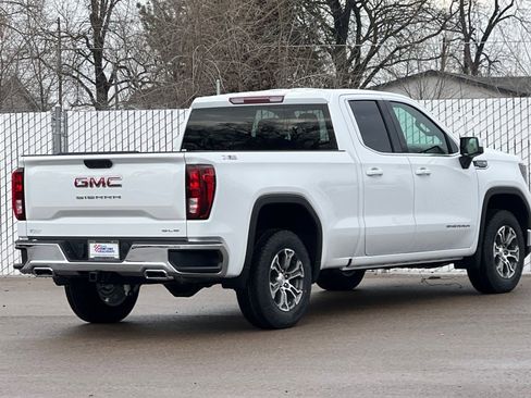 New 2026 GMC Sierra 1500 SLE w/ X31 Off-Road Package image 4