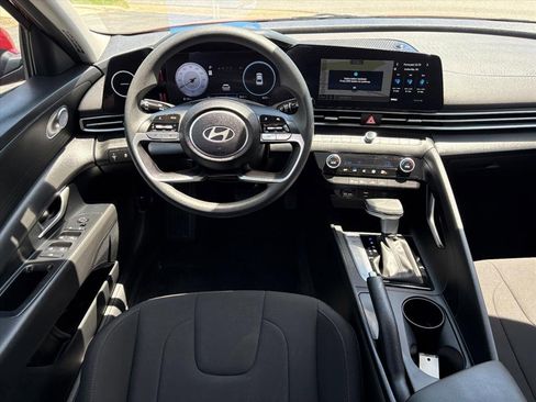 Certified 2024 Hyundai Elantra SEL FWD image 19