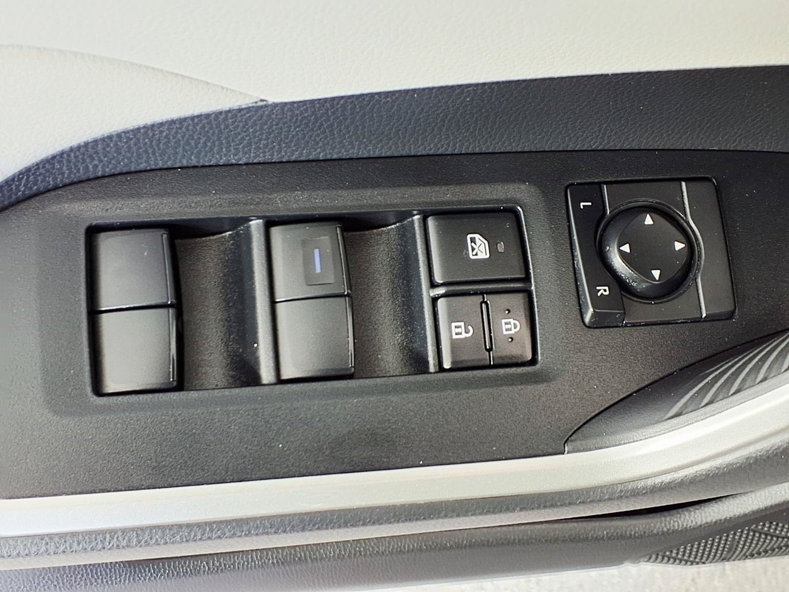 Used 2019 Toyota RAV4 XLE FWD image 17